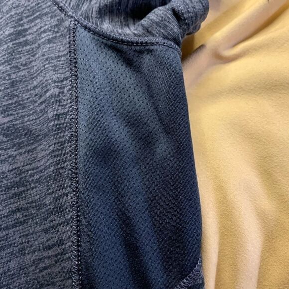 Workout yoga exercise jogging shirt with mesh inserts for cooling size medium - Picture 5 of 6